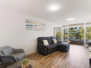 Rainbow Pacific Unit 15 - Great value 2 bedroom beachfront unit in Rainbow Bay Coolangatta